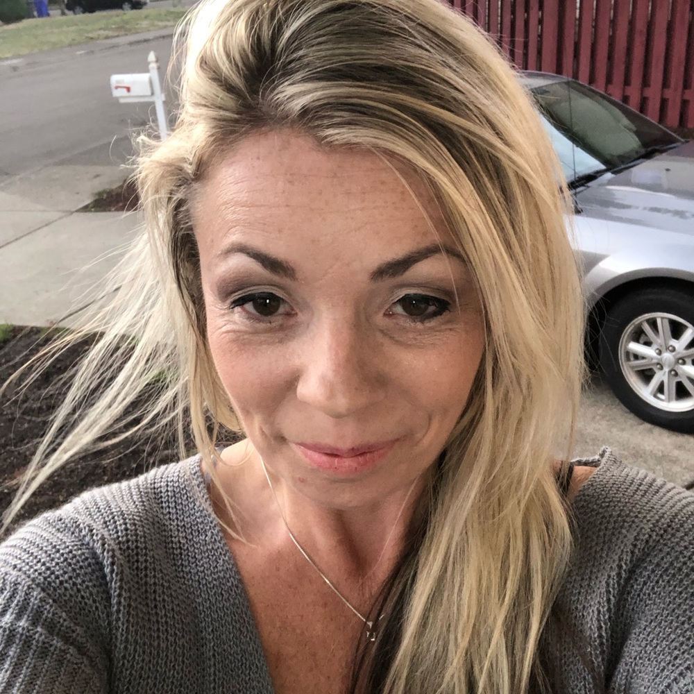 Meet your Posher, Stephanie